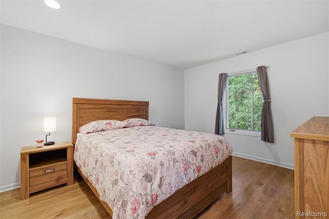 21305 Juniper Court 61, Farmington Hills, MI 48336