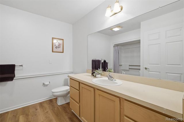 21305 Juniper Court 61, Farmington Hills, MI 48336
