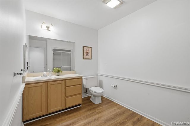 21305 Juniper Court 61, Farmington Hills, MI 48336