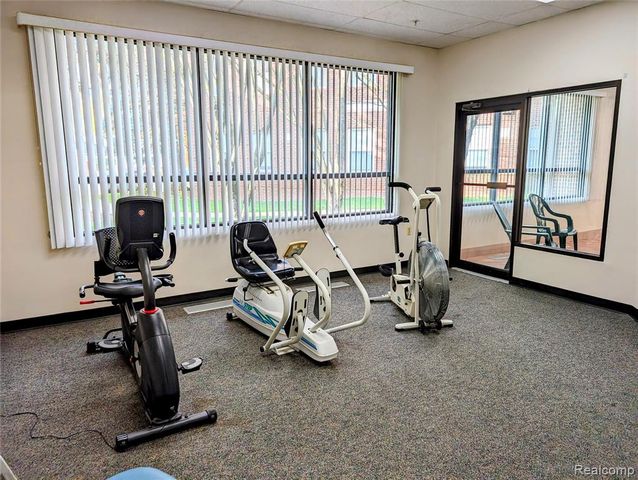 21305 Juniper Court 61, Farmington Hills, MI 48336