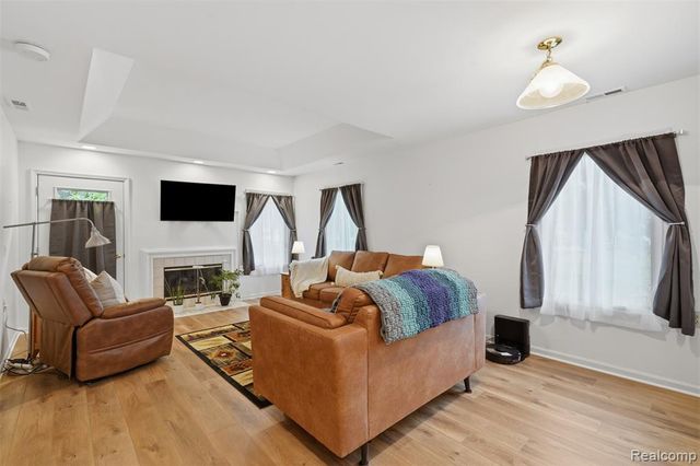 21305 Juniper Court 61, Farmington Hills, MI 48336