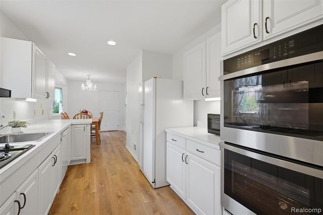 21305 Juniper Court 61, Farmington Hills, MI 48336