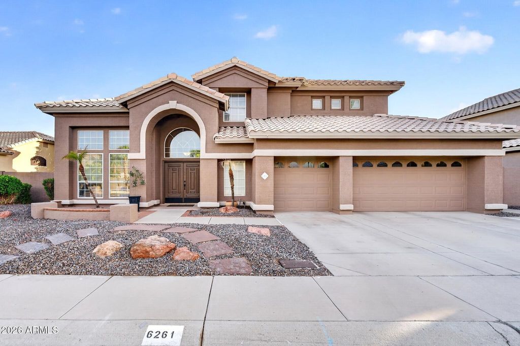 6261 W LOUISE Drive, Glendale, AZ 85310 — exterior