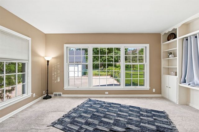 1926 Blake Boulevard SE, Cedar Rapids, IA 52403