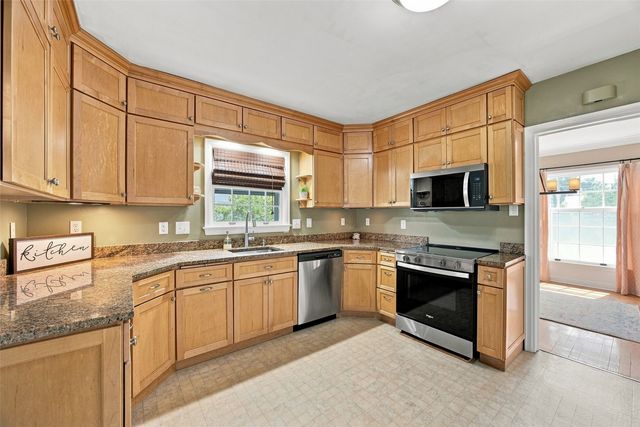 1926 Blake Boulevard SE, Cedar Rapids, IA 52403