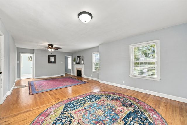 1926 Blake Boulevard SE, Cedar Rapids, IA 52403