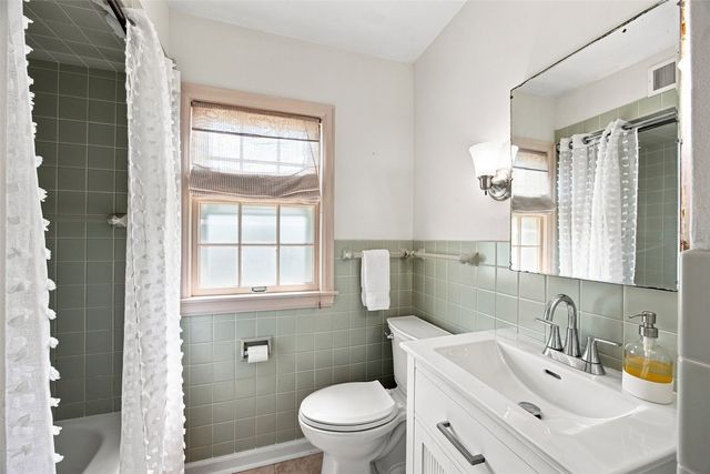 1926 Blake Boulevard SE, Cedar Rapids, IA 52403