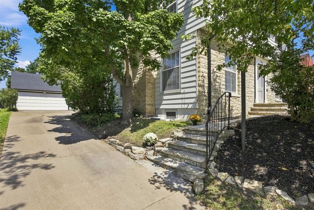 1926 Blake Boulevard SE, Cedar Rapids, IA 52403