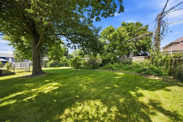 1926 Blake Boulevard SE, Cedar Rapids, IA 52403