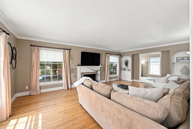 1926 Blake Boulevard SE, Cedar Rapids, IA 52403