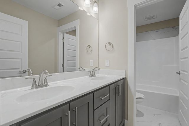 137 Traveller Ln, La Vergne, TN 37086