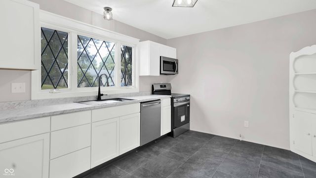 108 E Washington, Mooresville, IN 46158
