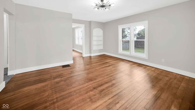 108 E Washington, Mooresville, IN 46158
