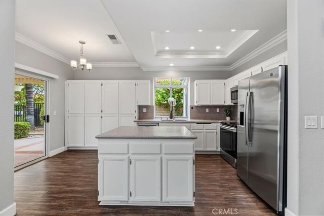 40483 Via Estrada, Murrieta, CA 92562