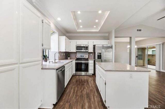 40483 Via Estrada, Murrieta, CA 92562