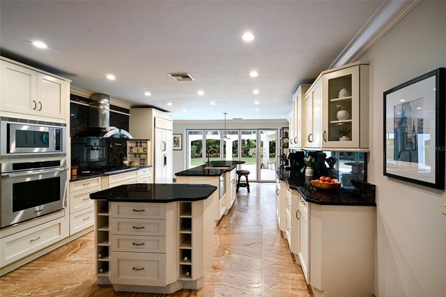 218 ROBIN DRIVE, Sarasota, FL 34236