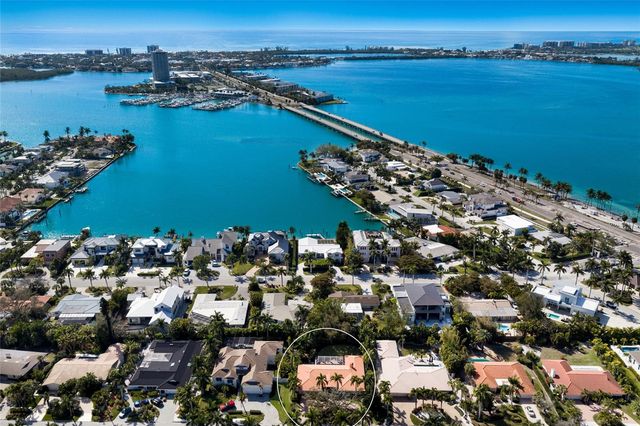 218 ROBIN DRIVE, Sarasota, FL 34236