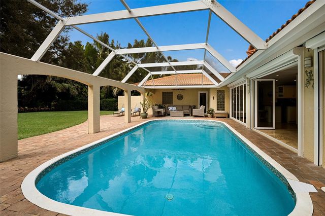 218 ROBIN DRIVE, Sarasota, FL 34236