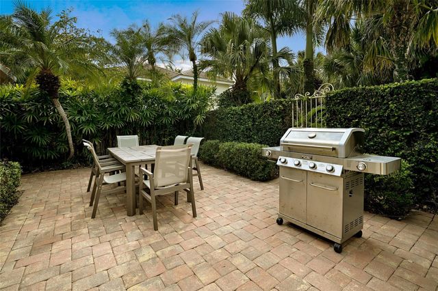 218 ROBIN DRIVE, Sarasota, FL 34236