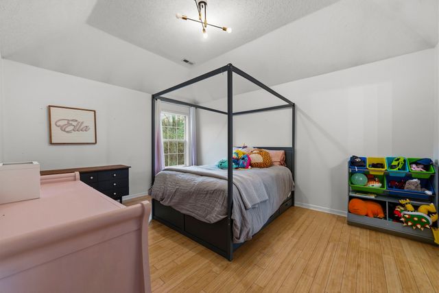 425 Westwood Dr, Smyrna, TN 37167