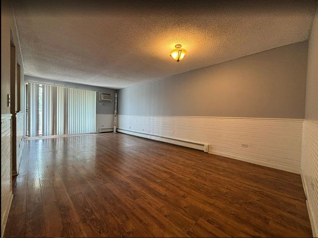 231 GREGORY Street 11, Aurora, IL 60504