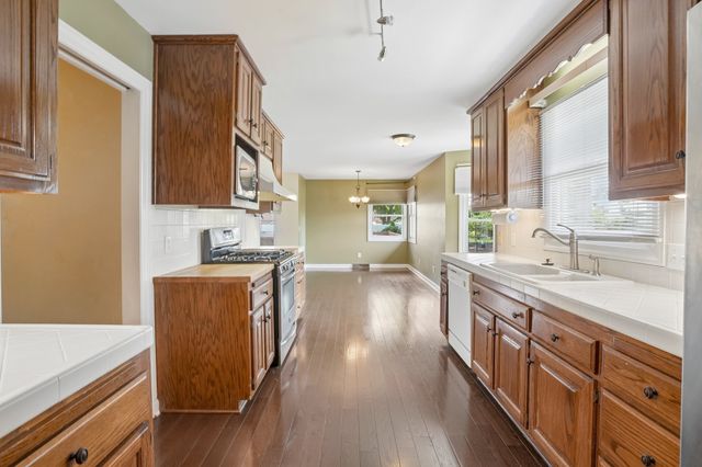 119 Stonehouse Dr, Gallatin, TN 37066