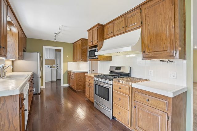 119 Stonehouse Dr, Gallatin, TN 37066