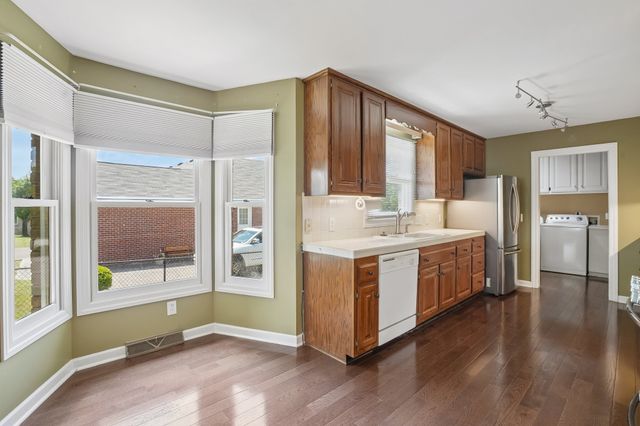 119 Stonehouse Dr, Gallatin, TN 37066