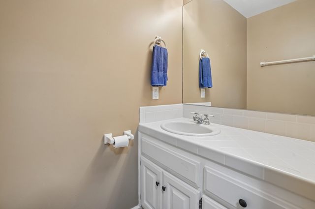 119 Stonehouse Dr, Gallatin, TN 37066