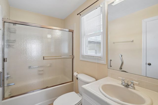 119 Stonehouse Dr, Gallatin, TN 37066