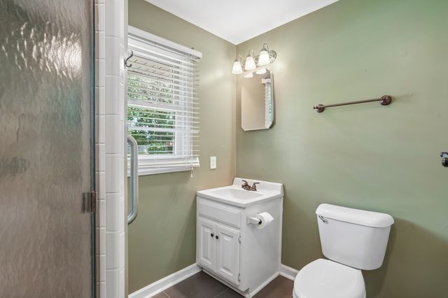 119 Stonehouse Dr, Gallatin, TN 37066
