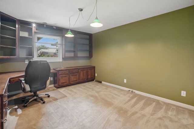 119 Stonehouse Dr, Gallatin, TN 37066