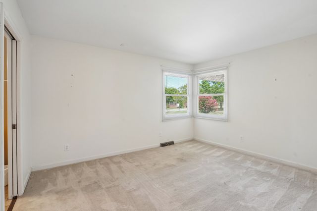 119 Stonehouse Dr, Gallatin, TN 37066