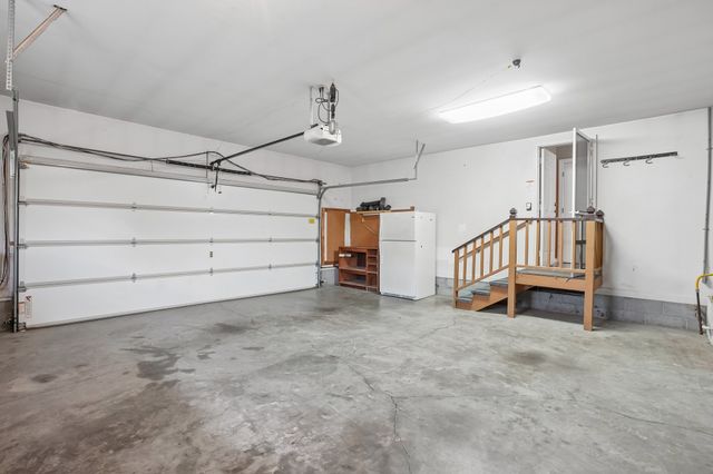 119 Stonehouse Dr, Gallatin, TN 37066