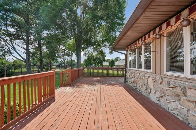 119 Stonehouse Dr, Gallatin, TN 37066