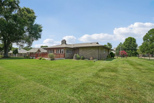 119 Stonehouse Dr, Gallatin, TN 37066