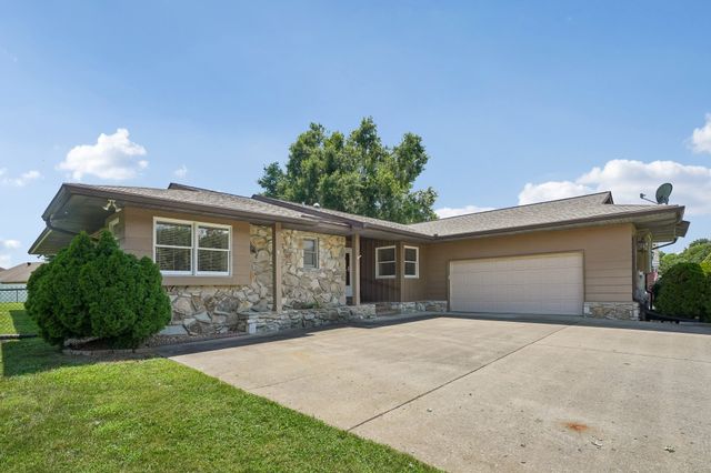 119 Stonehouse Dr, Gallatin, TN 37066