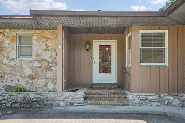 119 Stonehouse Dr, Gallatin, TN 37066