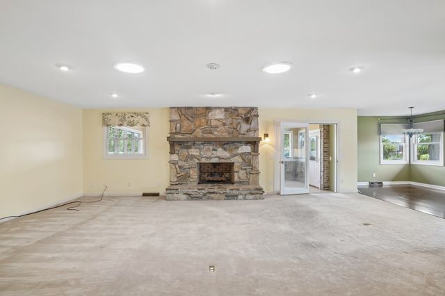 119 Stonehouse Dr, Gallatin, TN 37066