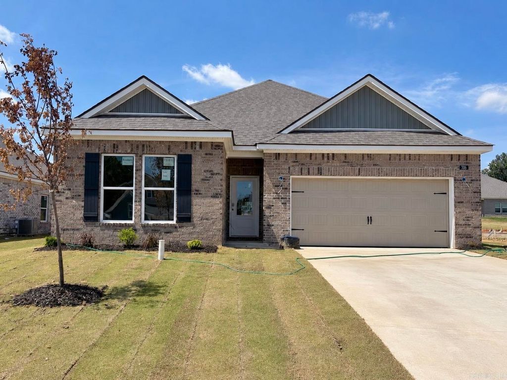 705 Edgemont Circle, Jonesboro, AR 72405