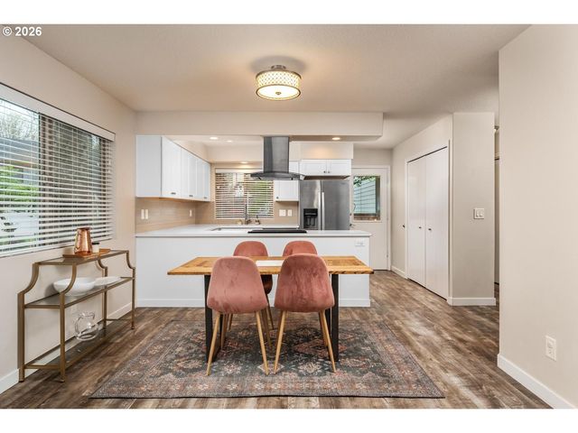 9721 Sw LONDON Ct, Portland, OR 97223