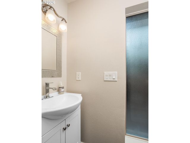 9721 Sw LONDON Ct, Portland, OR 97223