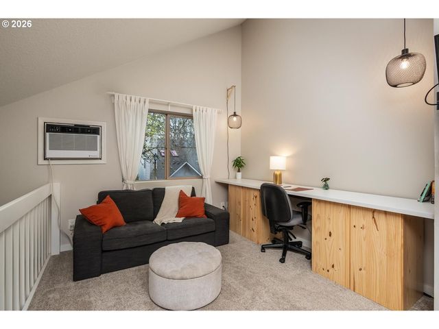 9721 Sw LONDON Ct, Portland, OR 97223