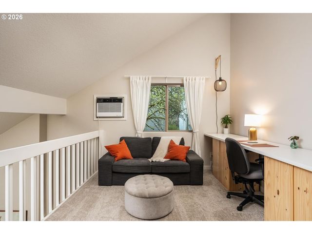 9721 Sw LONDON Ct, Portland, OR 97223