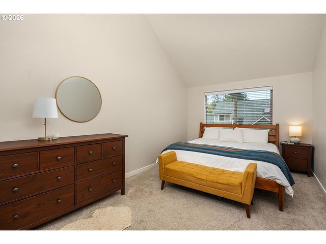 9721 Sw LONDON Ct, Portland, OR 97223