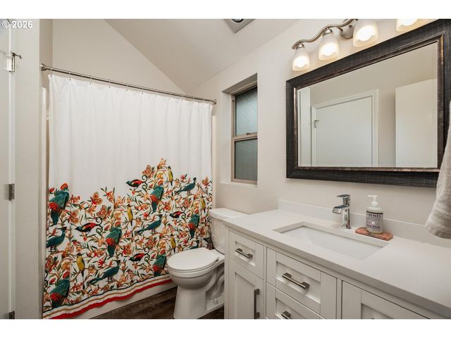 9721 Sw LONDON Ct, Portland, OR 97223