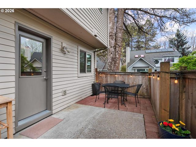 9721 Sw LONDON Ct, Portland, OR 97223