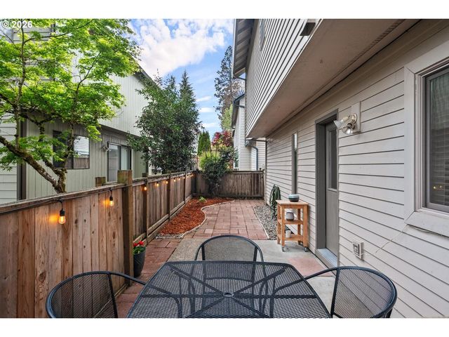 9721 Sw LONDON Ct, Portland, OR 97223