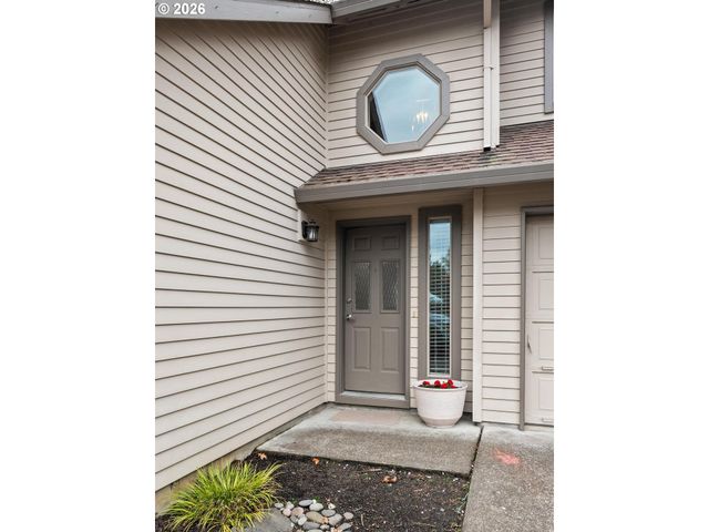 9721 Sw LONDON Ct, Portland, OR 97223