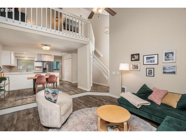 9721 Sw LONDON Ct, Portland, OR 97223